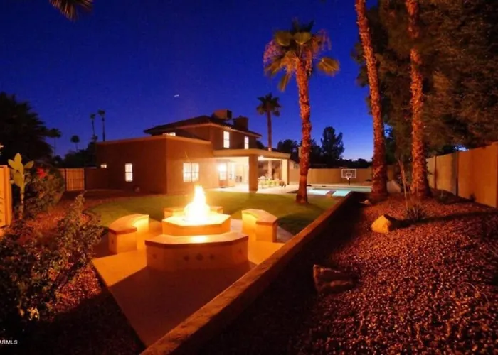 Huge Backyard W Heated Pool, Fire Pit & Bbq Phoenix
