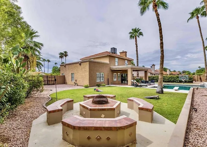 Huge Backyard W Heated Pool, Fire Pit & Bbq *