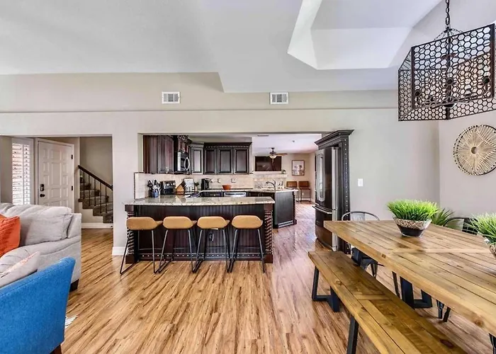 Huge Backyard W Heated Pool, Fire Pit & Bbq * Phoenix