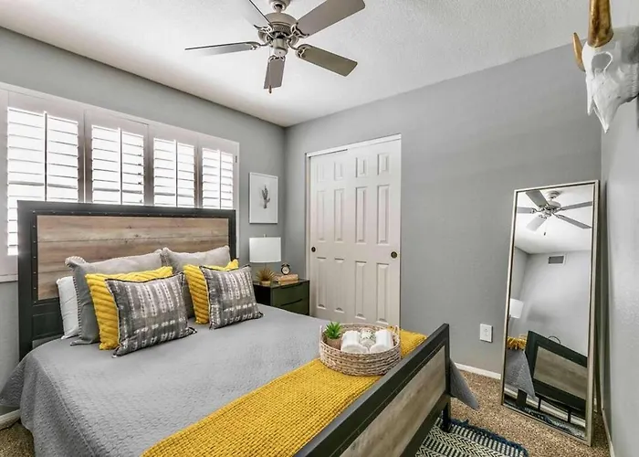 Ferienhaus Huge Backyard W Heated Pool, Fire Pit & Bbq *